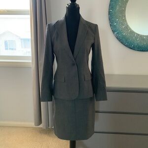 THEORY grey pinstripe full skirt and blazer suit, all season wool in size 2